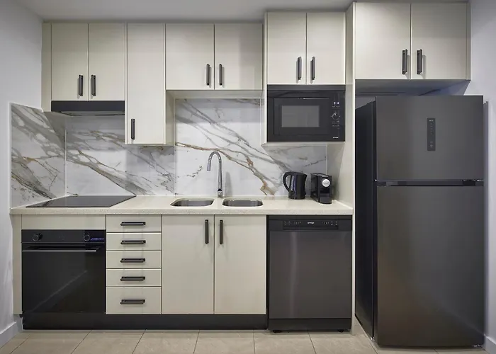 Meriton Suites Pitt Street, Sydney